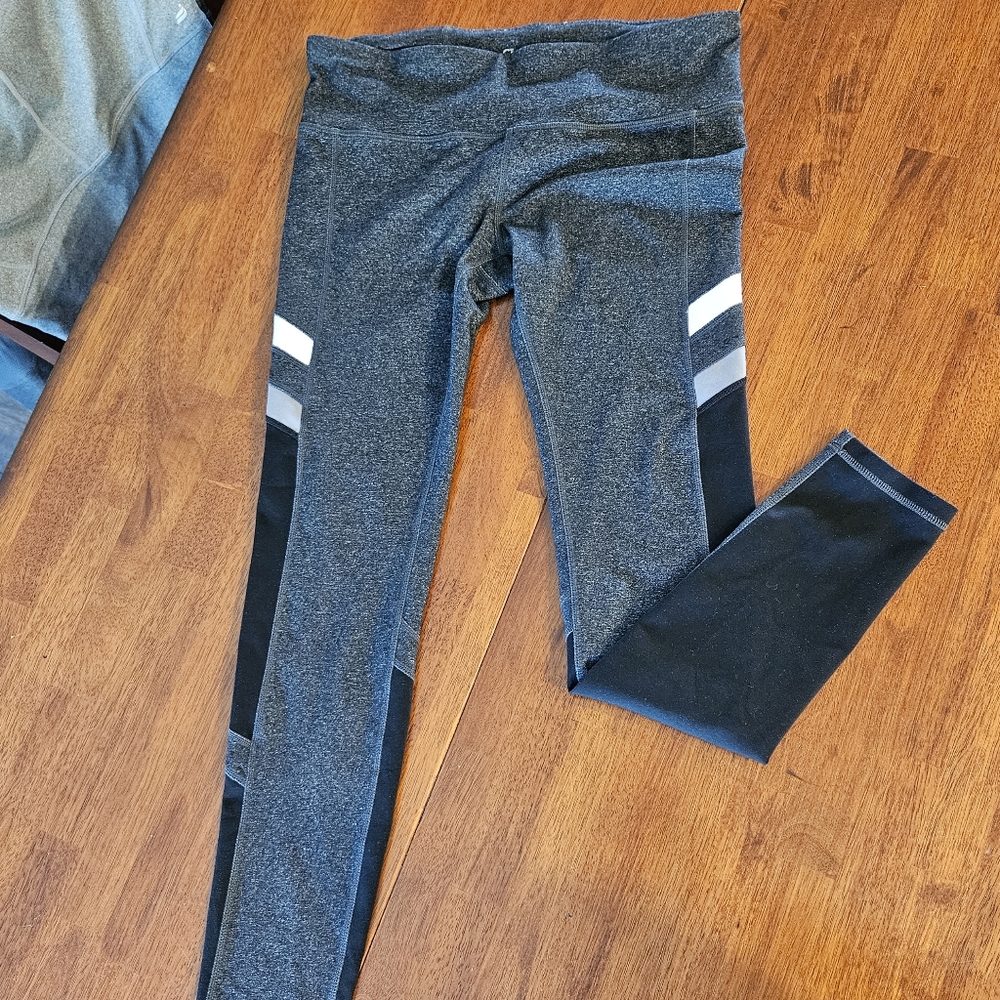GAP RUNNING TIGHTS SIZE MEDIUM - Picture 3 of 4